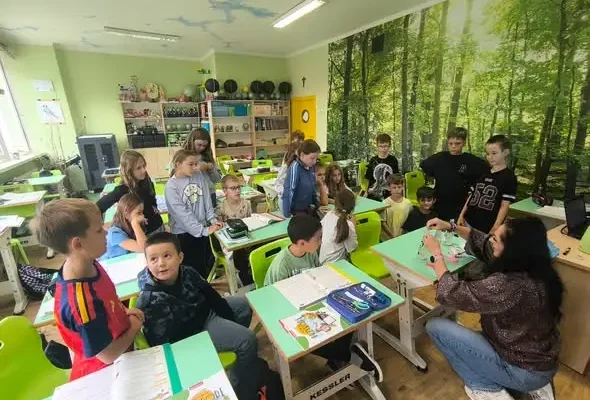 Klasa 4b ze Szkoły Podstawowej im. Jana Karskiego w Górze zamieniła się w małych naukowców