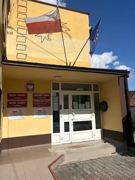 Gmina Jemielno: dwie kapsuły AED zamontowane przy urzędzie i OSP w Luboszycach