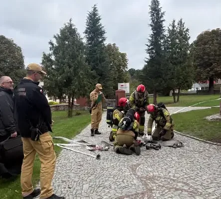 Strażacy z powiatu górowskiego ćwiczyli działania ratownicze w kościele w Jemielnie