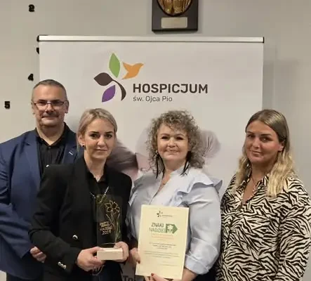 Szkoła Podstawowa w Górze z Złotym Znakiem Nadziei od Hospicjum Ojca Pio