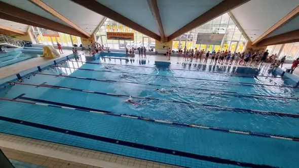 Pływacy z SPJK Góra z medalami w gminnych zawodach w Woli